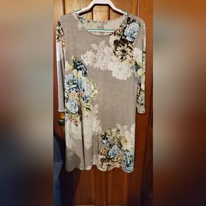 Stretchy floral dress size large